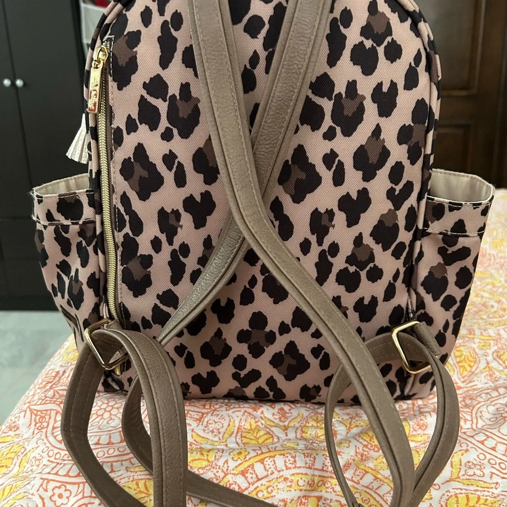 It’s Ritzy Mini Leopard Bag Pack - Picture 5 of 12